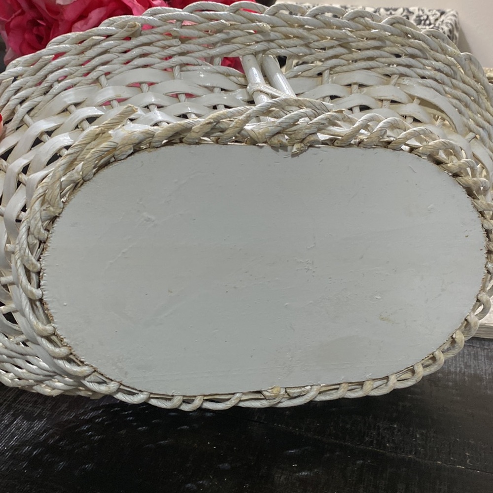 Vintage Unmarked Harry & David White Wicker Basket! - Picture 5 of 5